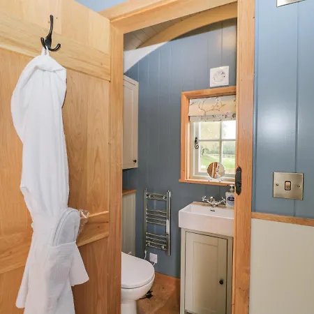 Prázdninový dům Honeysuckle Hut, Myrtle Farm *