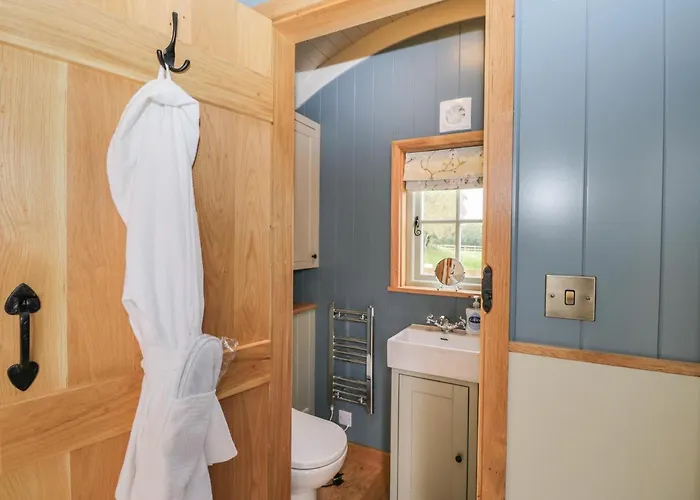 Будинок відпочинку Honeysuckle Hut, Myrtle Farm *